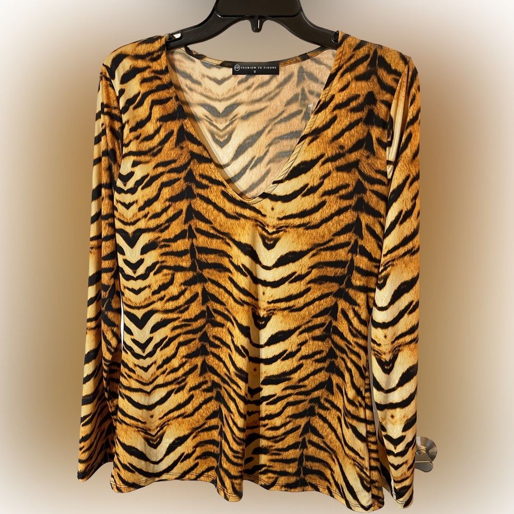 NWOT Fashion to Figure Animal Print Long Sleeve Top. F2F size 0 = XL - Picture 2 of 4